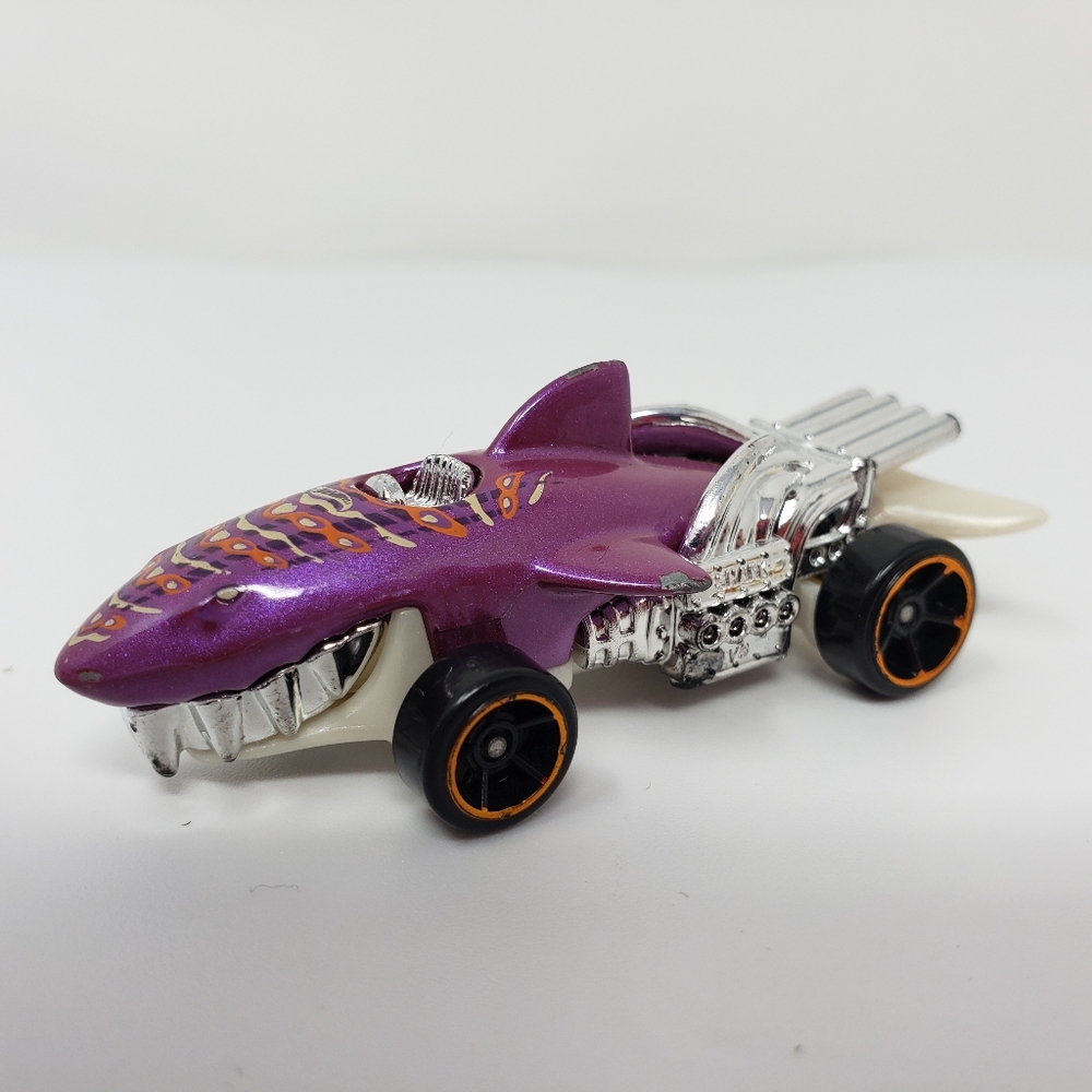 Hot Wheels Sharkruiser Purple Car